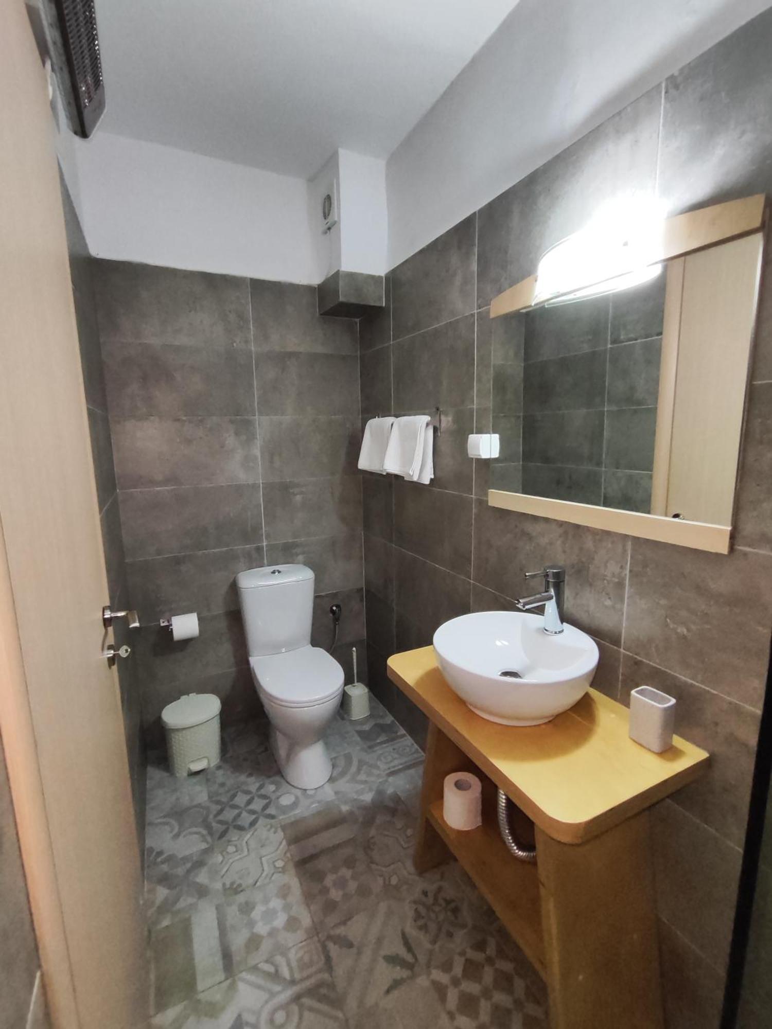 Thea Monastiraki Bed & Breakfast Bagian luar foto